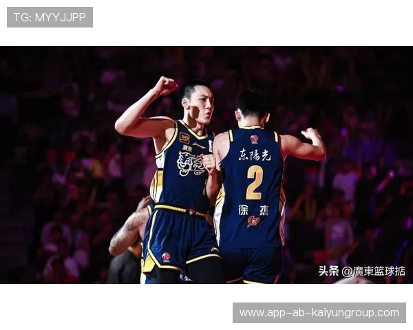 崔永熙四年B类合同加盟广东，深圳队主帅调整，周鹏重返赛场，深圳崔永言