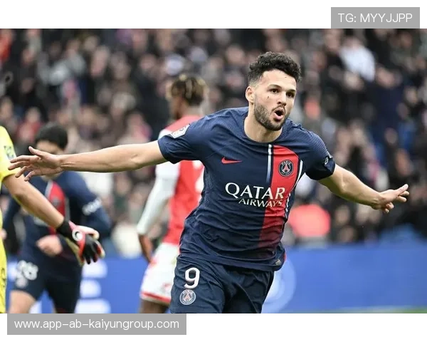 巴黎圣日耳曼青训新星首次亮相，巴黎圣日耳曼足球队官网