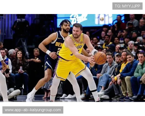 马刺对湖人：谁将在西部竞争中占据优势？，马刺横扫湖人